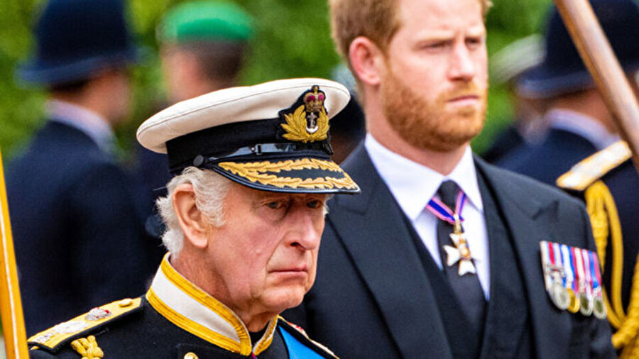 İngiltere kraliyet ailesinde buzlar eriyor