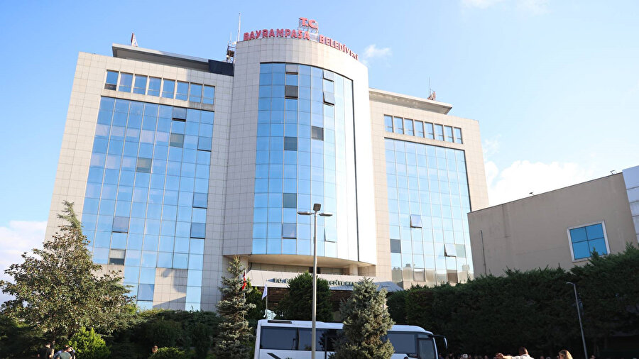 Bayrampaşa Belediye Başkanı Hasan Mutlu, gözaltına alındı.