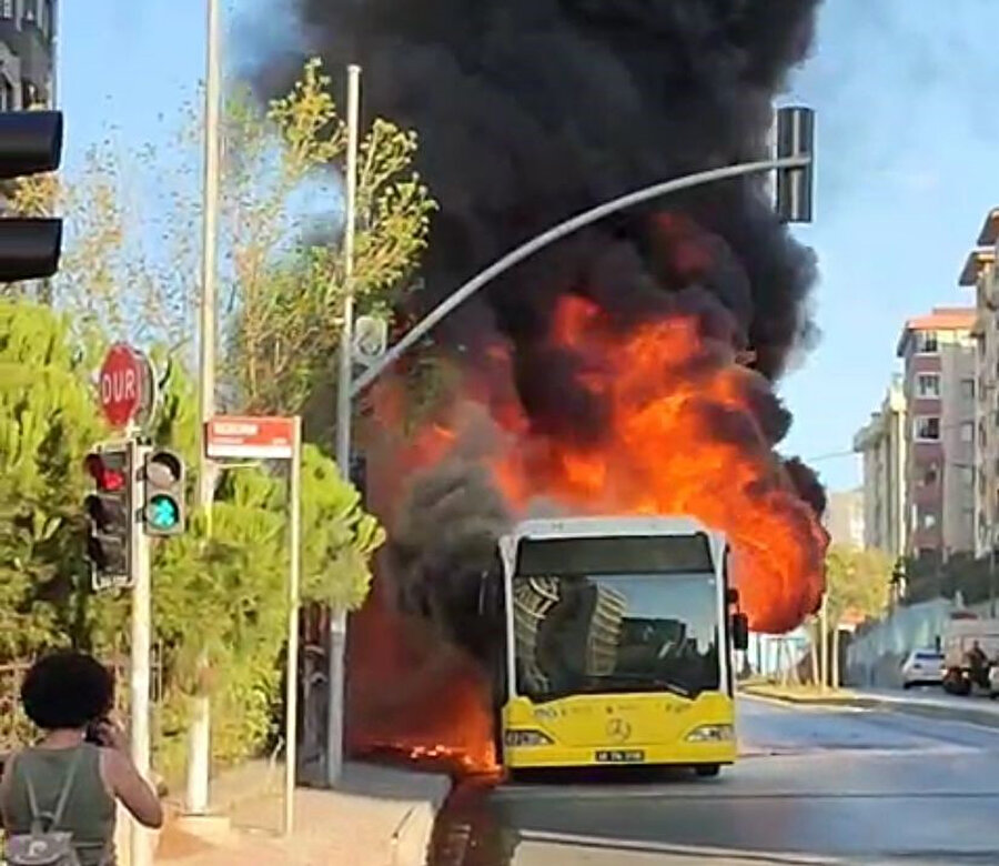 İETT otobüsünde yangın
