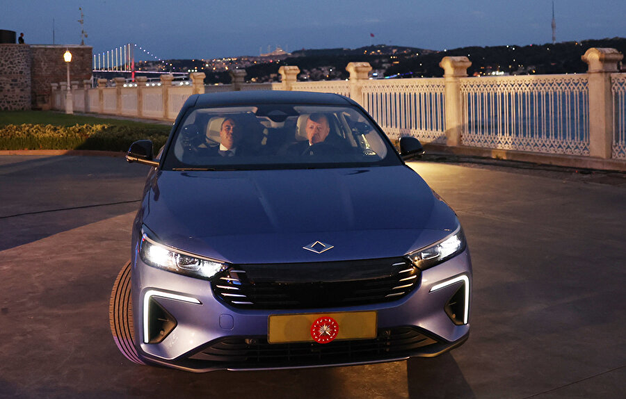 Cumhurbaşkanı Erdoğan'a Togg'un yeni modeli hediye edildi