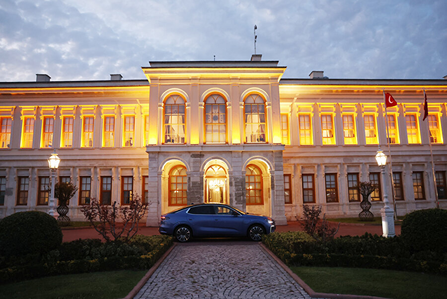 Cumhurbaşkanı Erdoğan'a Togg'un yeni modeli hediye edildi