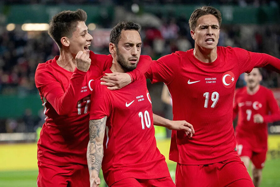 Yıldızlarımız Avrupa basınında: Bütün Avrupa Kenan Hakan ve Arda'yı konuşuyor