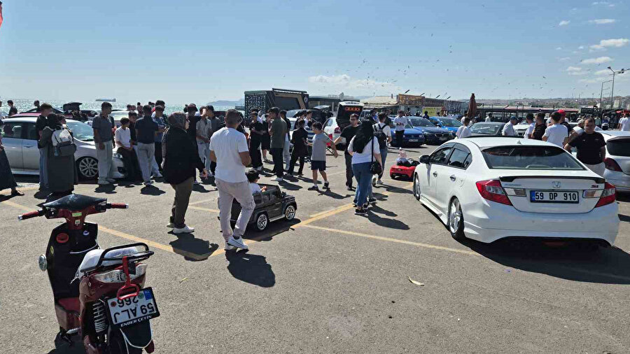 Isparta’da 13-14 Eylül tarihlerinde gerçekleştirilen Motor ve Otomobil Sporları Modifiye Fuarı, hem kaydedilen uygunsuz görüntüler hem de çevrede oluşan gürültü nedeniyle tepki topladı. 