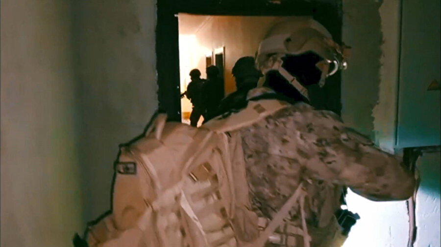 Suç örgütlerine baskın