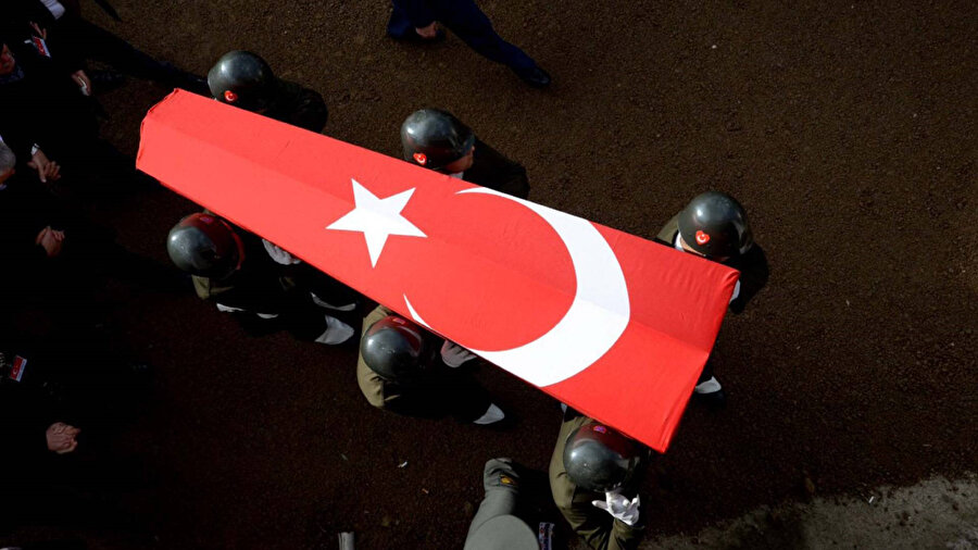 Bir askerimiz şehit oldu.