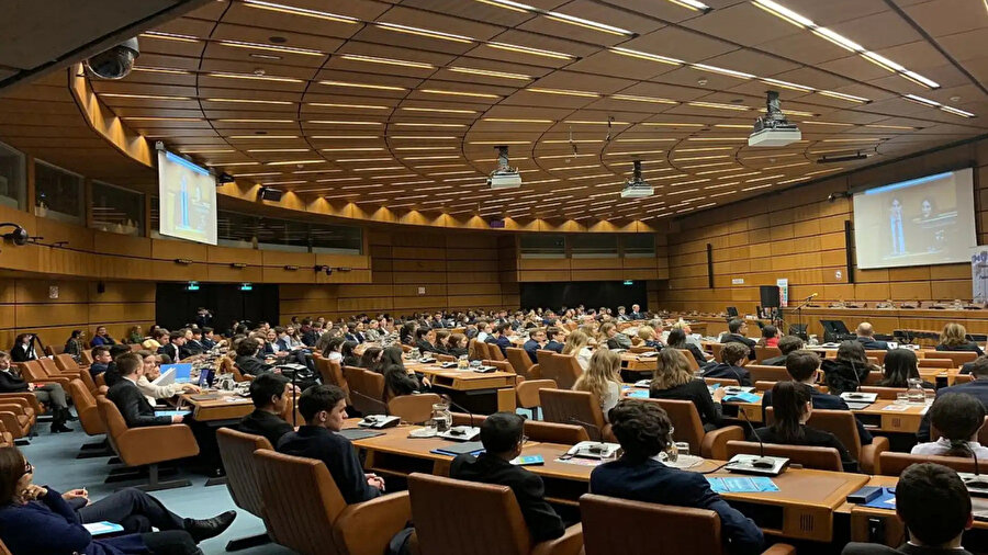  Birleşmiş Milletler'de Gazze'de kalıcı ateşkes ​kararını ABD veto etti.          