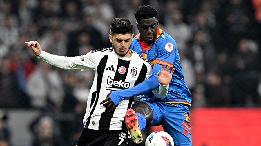 Göztepe - Beşiktaş maçının VAR hakemi Erkan Engin oldu.