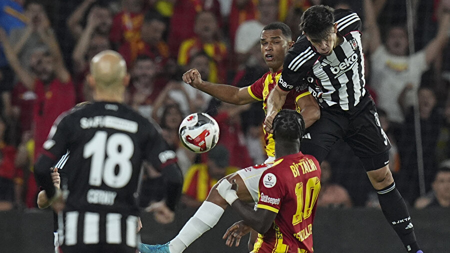 Beşiktaş, Göztepe maçında penaltı bekledi: Hakem devam dedi