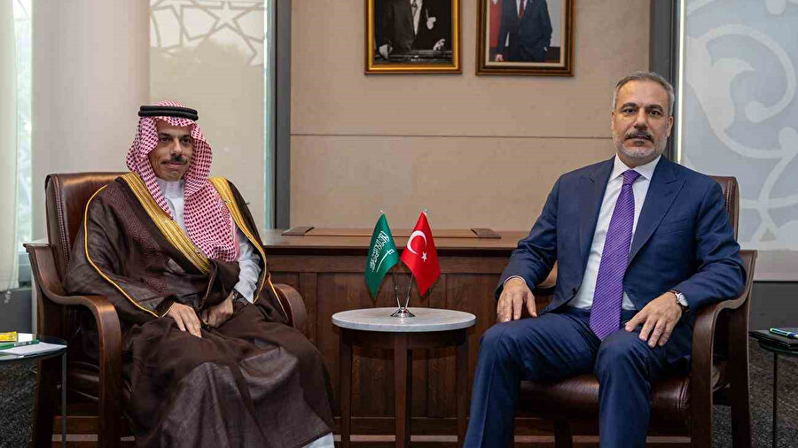 Dışişleri Bakanı Fidan, Suudi Arabistan Dışişleri Bakanı Faysal bin Ferhan ile görüştü