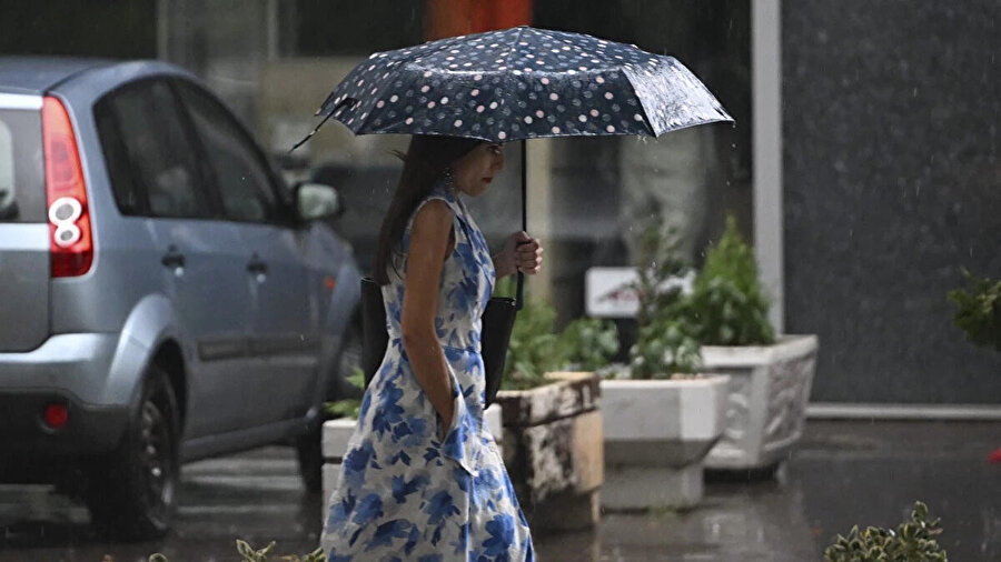 Meteoroloji'den yeni rapor: Sağanak ve sıcaklık uyarısı! İstanbul, İzmir ve Ankara’da hava durumu nasıl olacak?