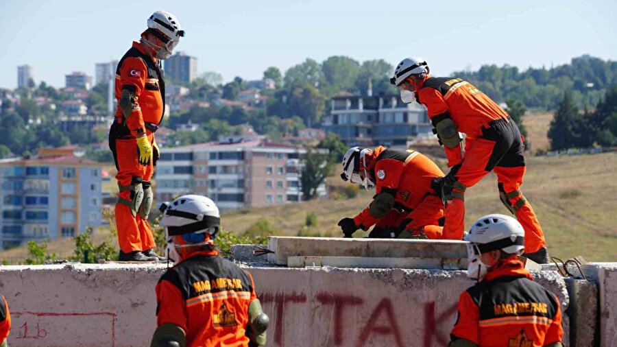 Depremde can kurtaracak teknoloji: Türk mühendis geliştirdi... 120 saniyede iletişim kuruyor