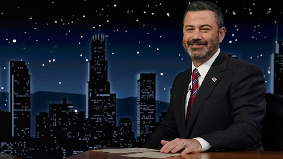 Ünlü komedyen Jimmy Kimmel’ın programı, aktivist Charlie Kirk’ün ölümüyle ilgili yaptığı yorum nedeniyle askıya alınmıştı.