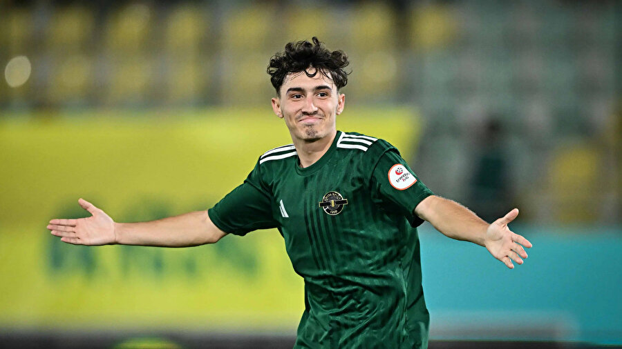 Galatasaray'dan kiralık gitmişti: 28 dakikada 4 gol attı, maça damgasını vurdu