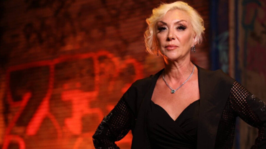 Ünlü sanatçı Güllü