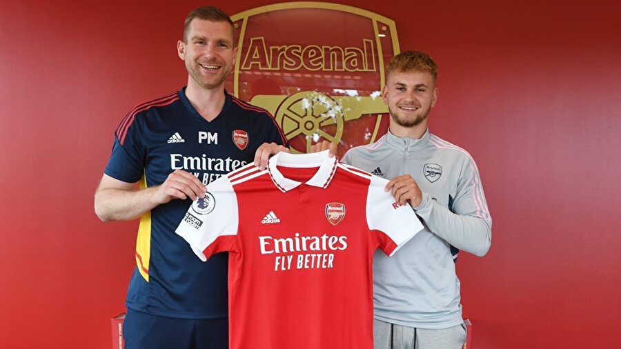 Daha 21 yaşındaydı: Topu oyunda tutmaya çalışırken beton duvara çarptı! Billy Vigar hayatını kaybetti...