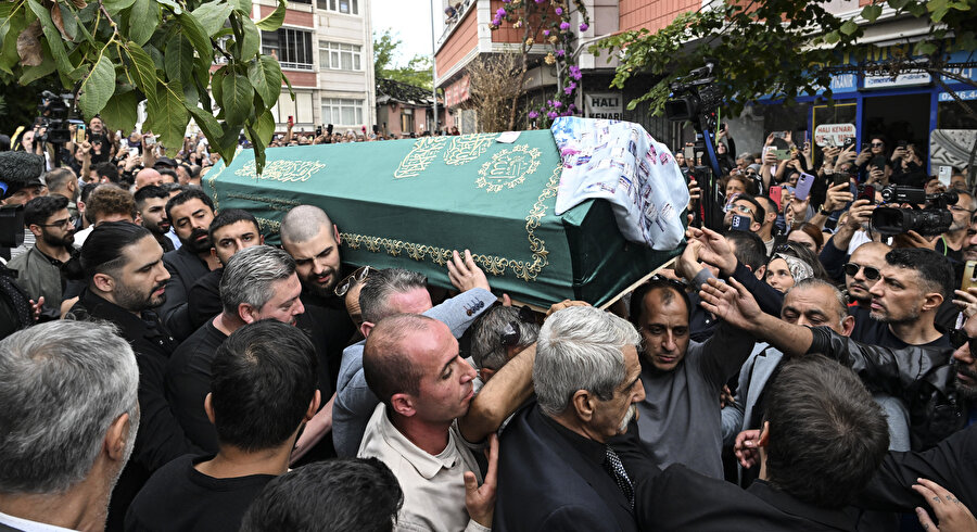 Güllü'nün cenazesi