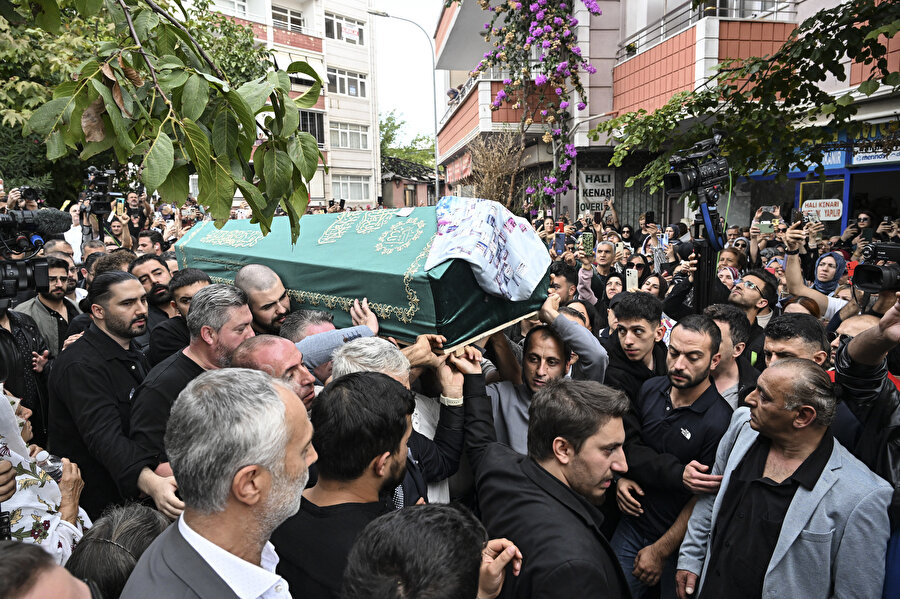 Güllü'nün cenazesi