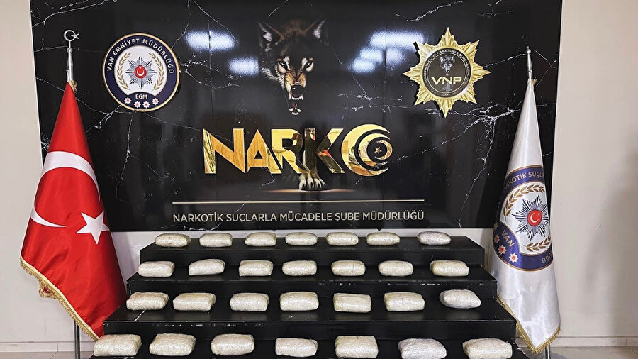 Akıllara durgunluk veren kaçakçılık: 28 kilo 640 gram metamfetamin ele geçirildi​