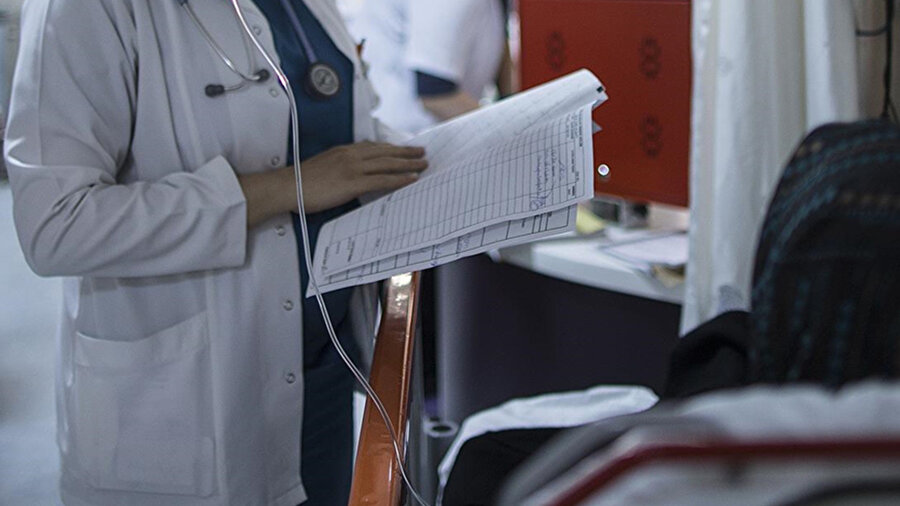 Vatandaşlar hastanelere akın etti: Boğaz ağrısı, halsizlik, öksürük... Uzman isim nedenini açıkladı