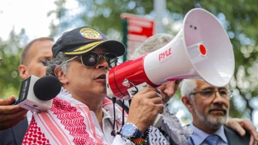 Gustavo Petro New York'ta Filistin'e destek gösterisinde