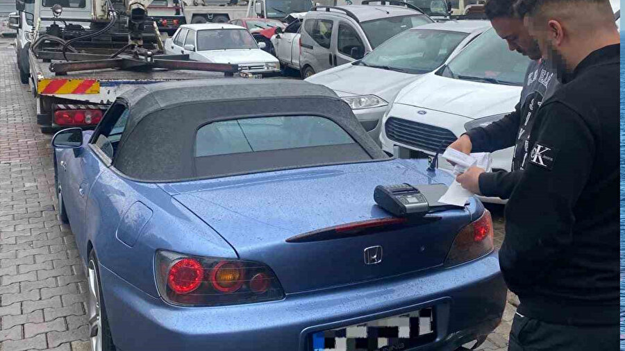 Düğün konvoyunda drift atıp trafiği tehlikeye attı: Sürücüye rekor ceza