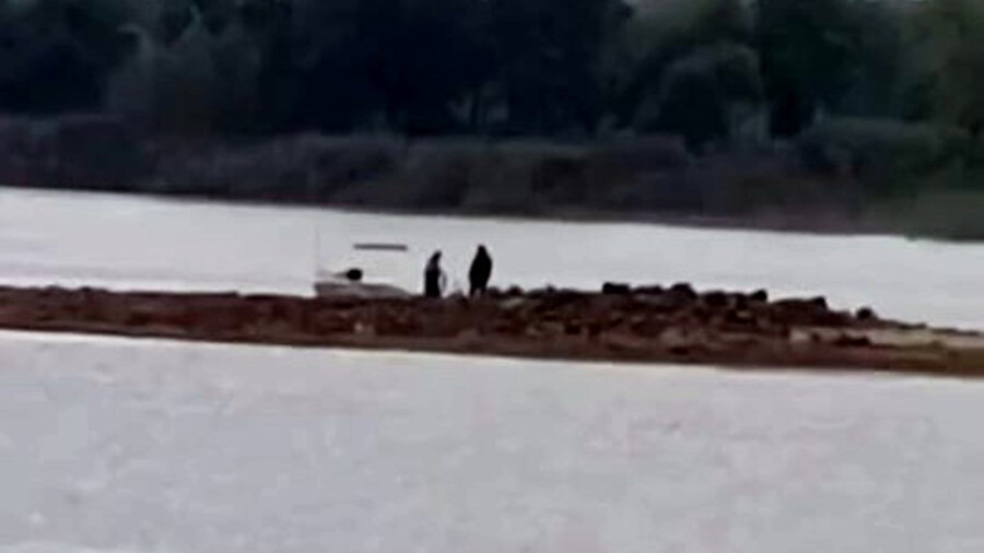 Sapanca Gölü’nde gizemli taş yapı tekrar gün yüzüne çıktı: Kazma-kürekle bakmaya gittiler