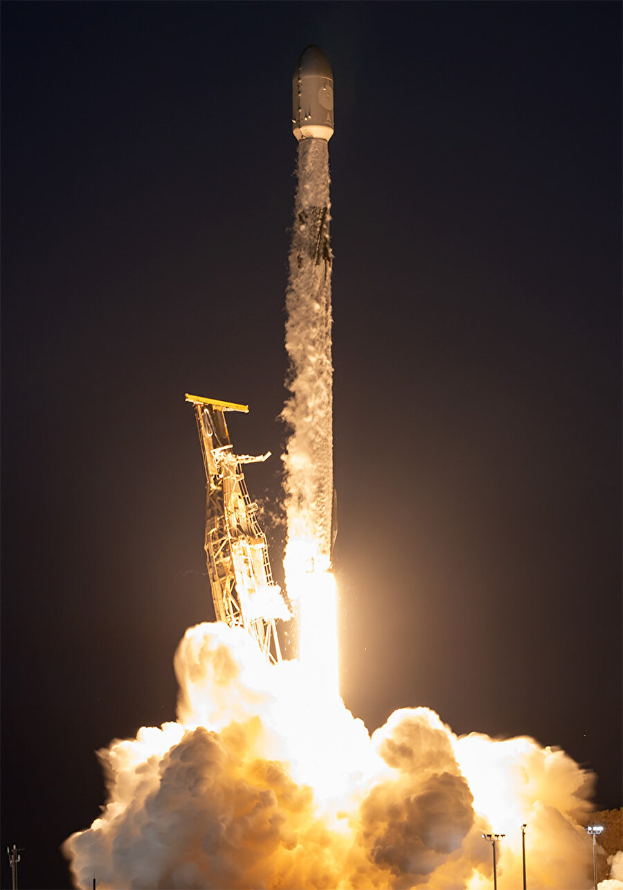 SpaceX 28 Starlink uydusunu daha gönderdi