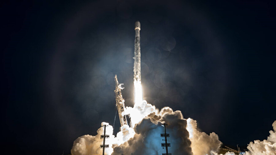 SpaceX 28 Starlink uydusunu daha gönderdi