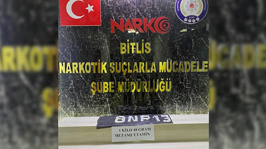 Yolcu otobüsündeki 2 kişinin midesinden 1 kilo uyuşturucu çıktı