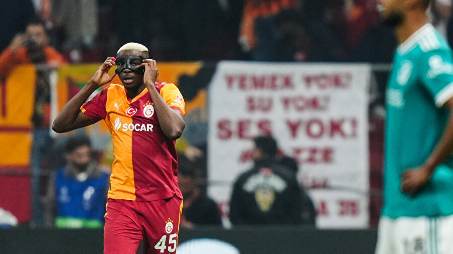 Galatasaray-Liverpool maçında sakatlık: Oyuna devam edemedi