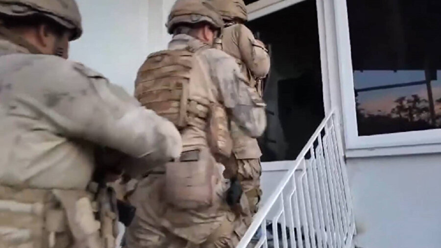 30 ilde FETÖ operasyonu: 64 kişi tutuklandı