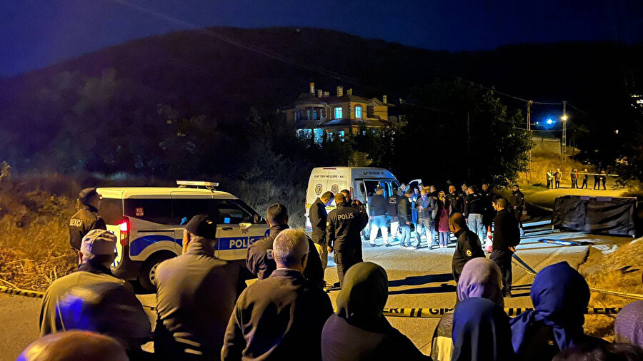 Talihsiz çift olay yerinde hayatını kaybederken olay ile ilgili soruşturma başlatıldı.