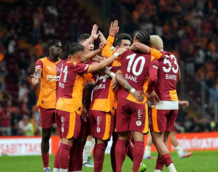 Galatasaray soyunma odası görüntüleri yayınlandı: Barış Alper ve Okan Buruk...