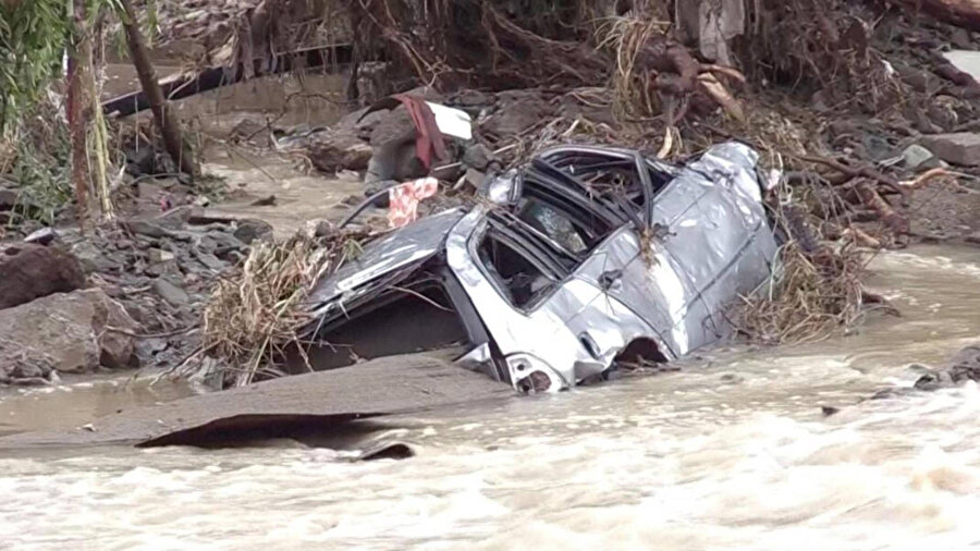 Birçok kasabada acil durum ilan edildi.