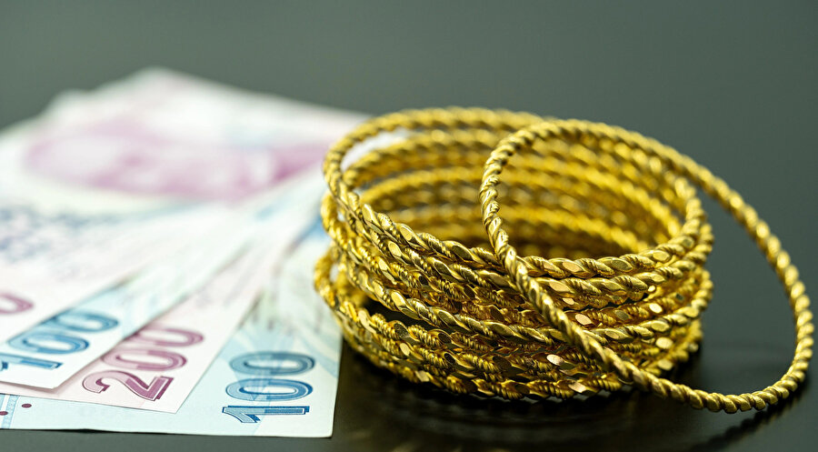 ALTIN REKOR KIRIYOR 4 Ekim 2025: Gram, çeyrek ve yarım altın fiyatları ne kadar oldu? Altın fiyatları düştü mü?