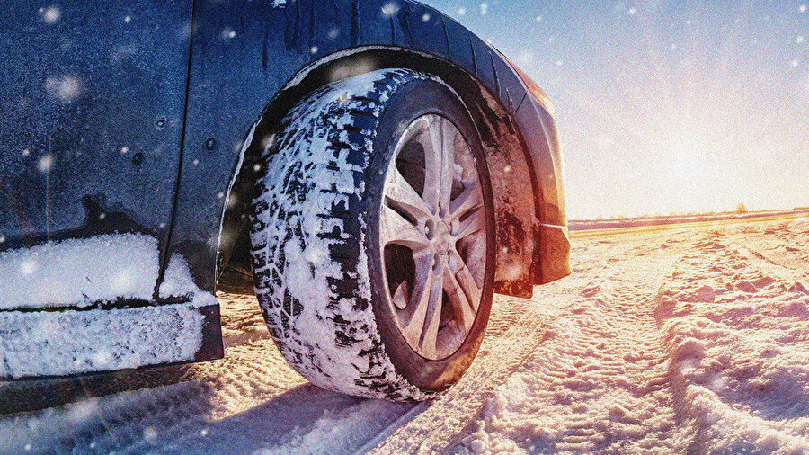 Zorunlu kış lastiği uygulamasında tarih değişti | 2025 Zorunlu kış lastiği ne zaman başlıyor? Hangi araçları kapsıyor?