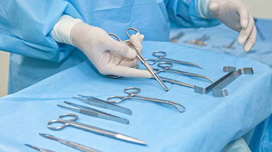 ​İngiltere'de Aberdeen hastanelerinde steril aletlerin yetersizliği nedeniyle düzinelerce ameliyat ertelendi.