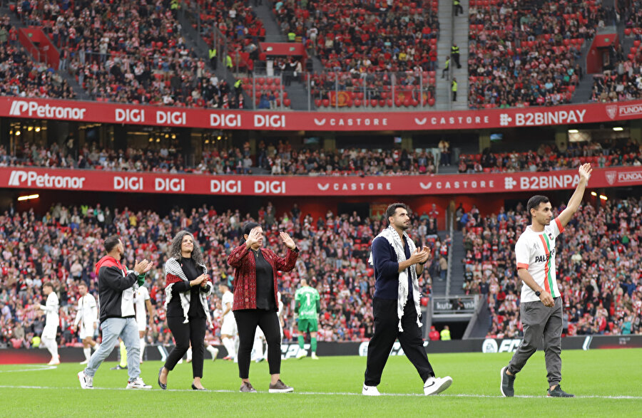 Athletic Bilbao'dan anlamlı destek: Gazzeli mağduları sahada ağırladı