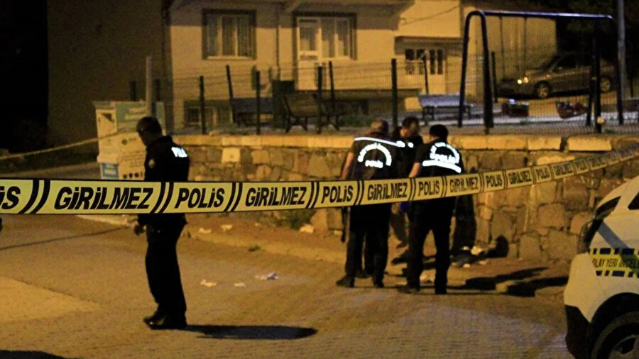 16 yaşındaki çocuklar arasında bıçaklı kavga