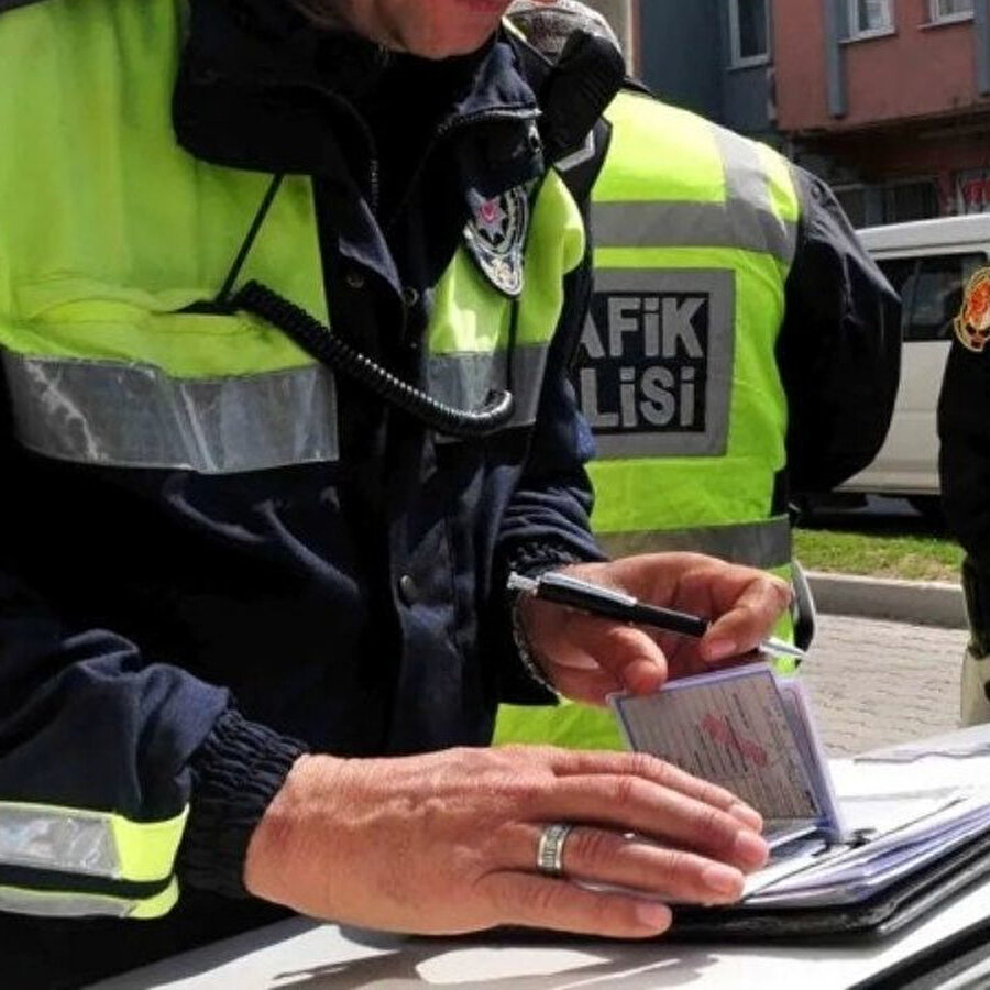 Hız sınırını aşanların ehliyeti 90 gün iptal edilecek!