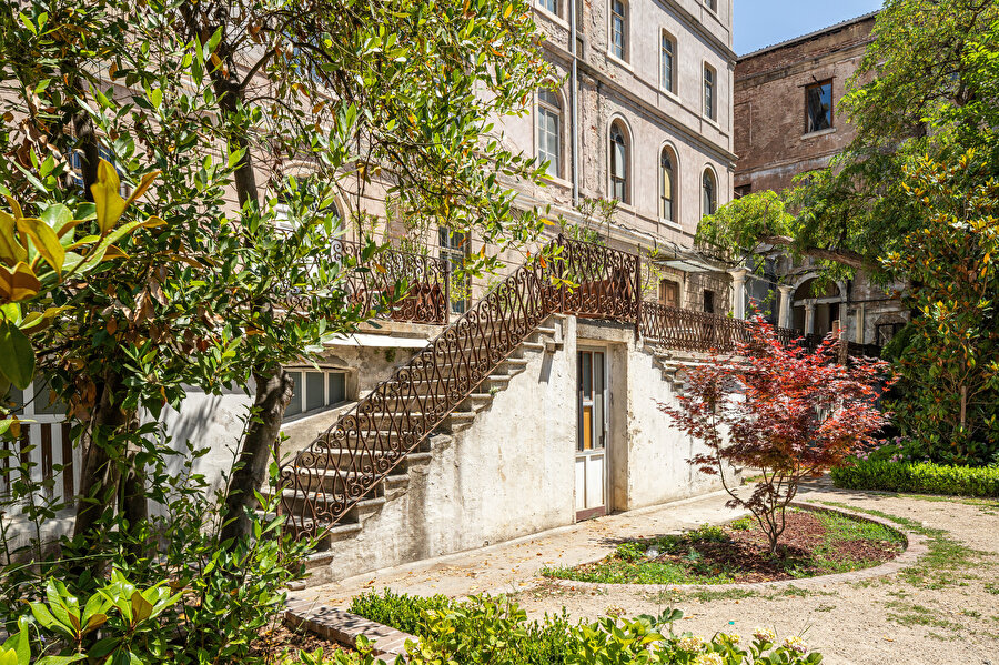Eski Fransız Yetimhanesi Bahçesi - Fotoğraf: Sahir Uğur Eren