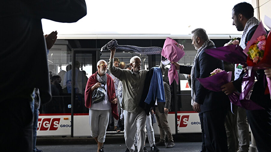 Hem Türk hem İsrail vatandaşı olan kişilerden savaşa katılanların tespit edilip vatandaşlıktan çıkartılması tartışılıyor.