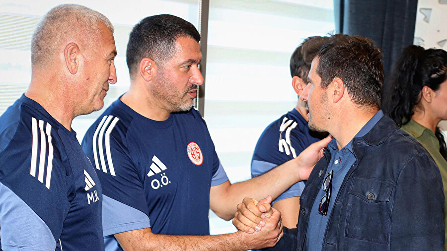 SON DAKİKA: Süper Lig ekibi ayrılığı resmen açıkladı