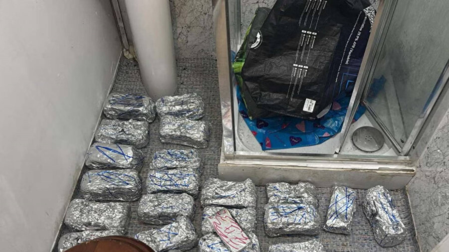 İngiltere’de çalıntı telefon kaçakçılığının %40’ını gerçekleştirdiği düşünülen çeteden 46 kişi tutuklandı.