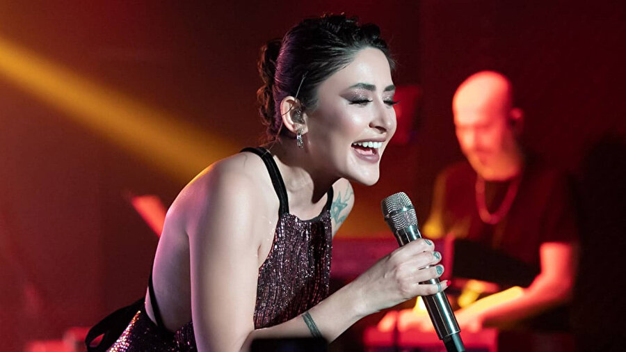 Melek Mosso konseri ihalesi iptal edildi.