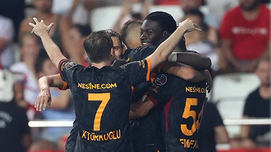 Bafetimbi Gomis, Kerem Aktürkoğlu'nu eleştirdi: Seni besleyen eli vurma