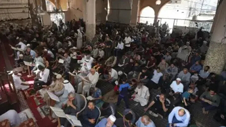 ​Gazze'de ateşkes sağlandı, ilk cuma namazı kılındı