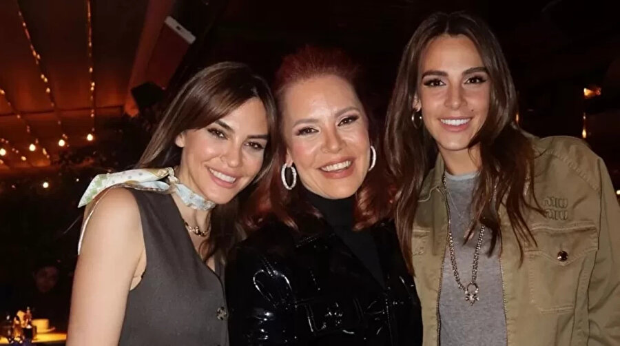 Hülya Koçyiğit ve kızı Gülşah Alkoçlar