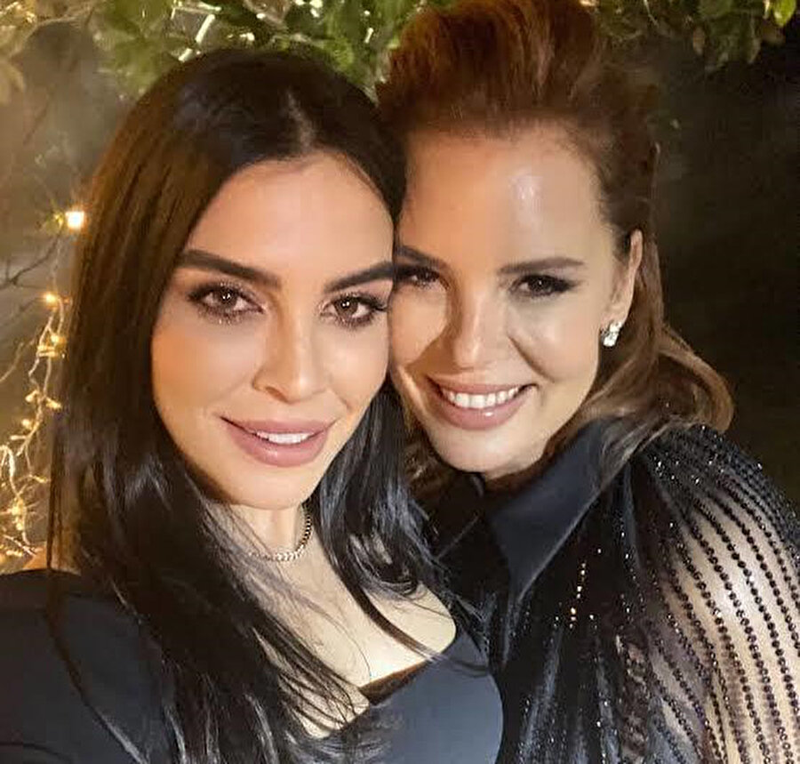 Hülya Koçyiğit ve kızı Gülşah Alkoçlar