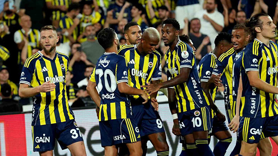 Fenerbahçe'de iki yıldızın bileti kesildi: Teklif gelirse gönderilecekler